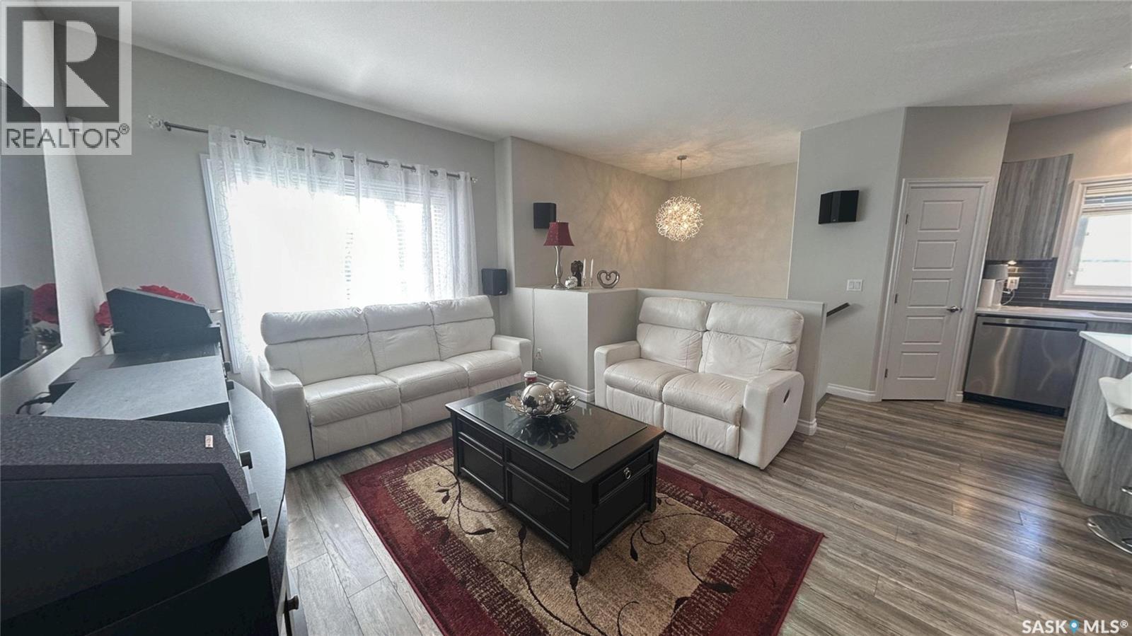 4046 33Rd Street W, Saskatoon, SK - Indoor Photo Showing Living Room