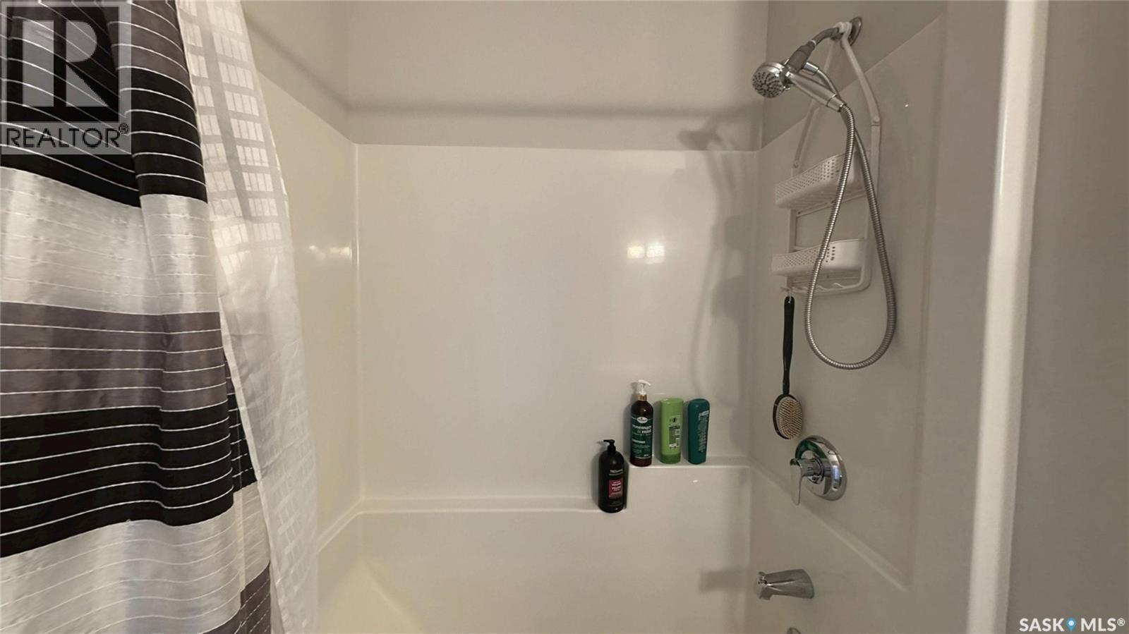 4046 33Rd Street W, Saskatoon, SK - Indoor Photo Showing Bathroom