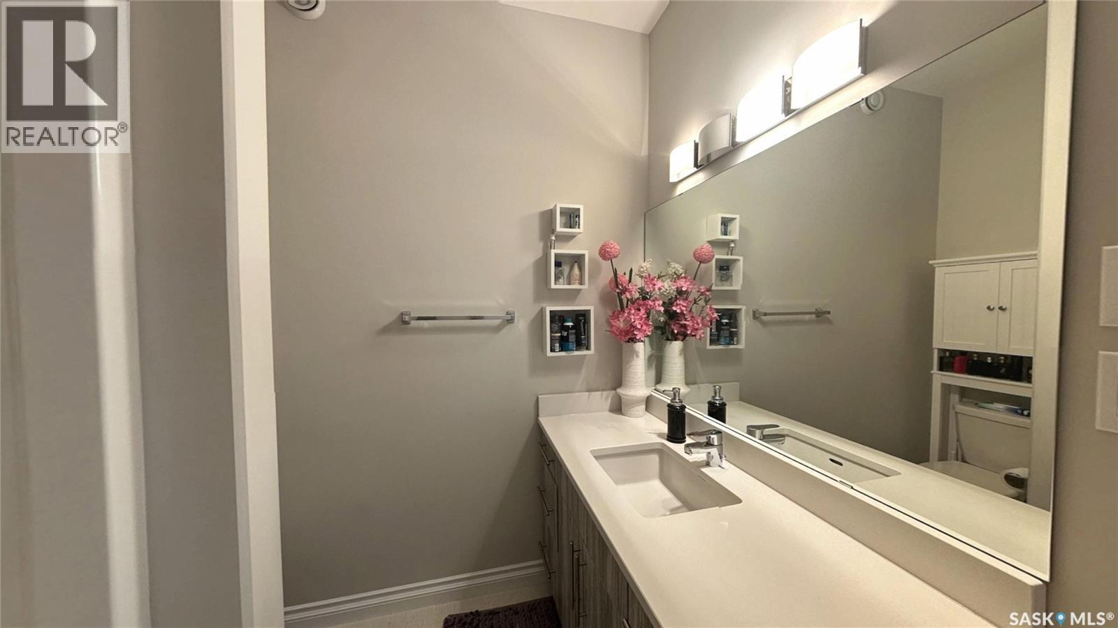 4046 33Rd Street W, Saskatoon, SK - Indoor Photo Showing Bathroom