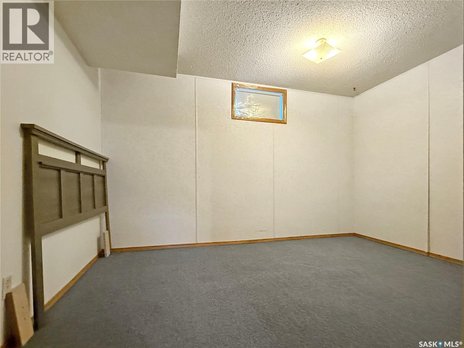 Se 477 3Rd Avenue Se, Swift Current, SK - Indoor Photo Showing Other Room