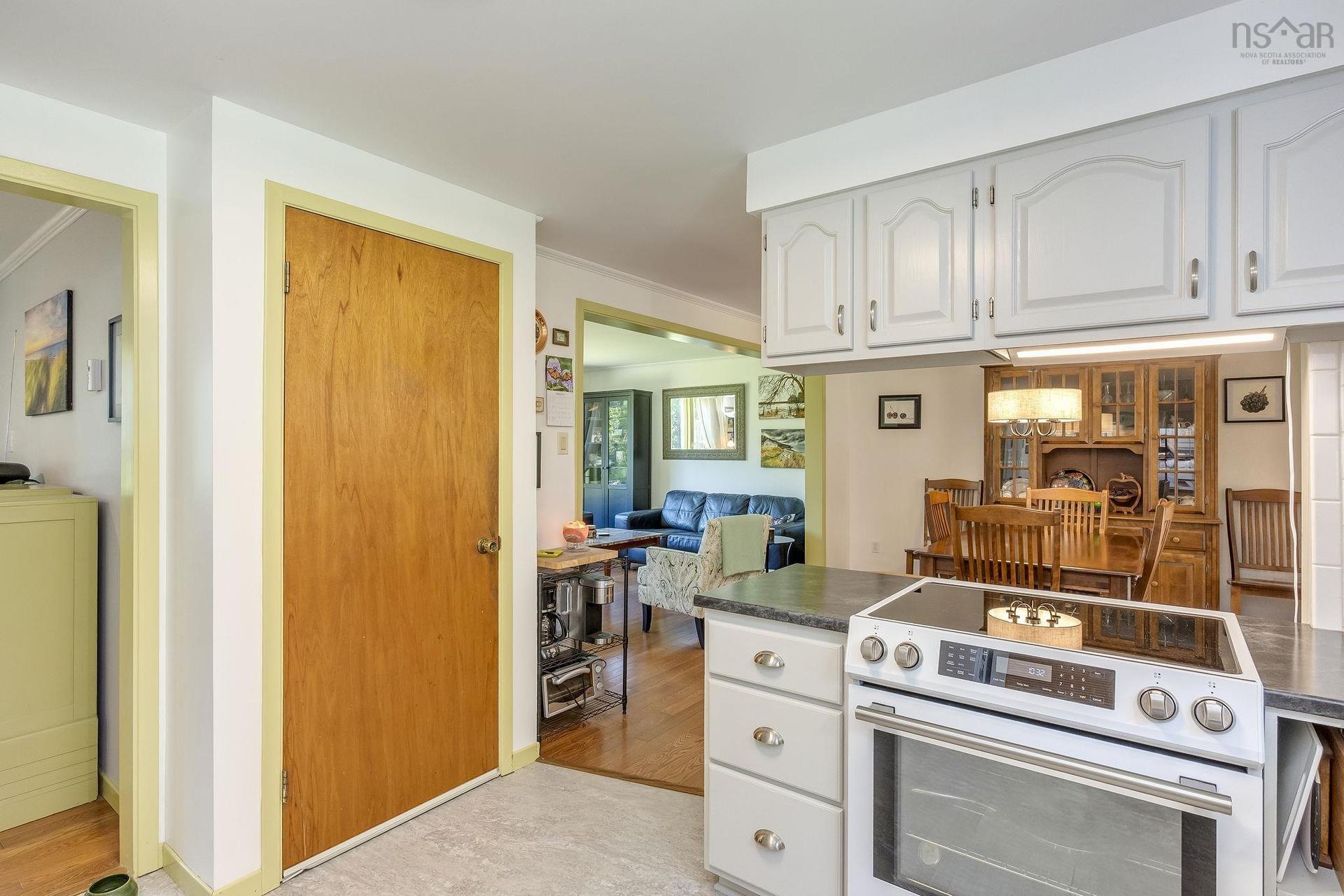 319 Birchcrest Drive, Cambridge, NS - Indoor Photo Showing Kitchen