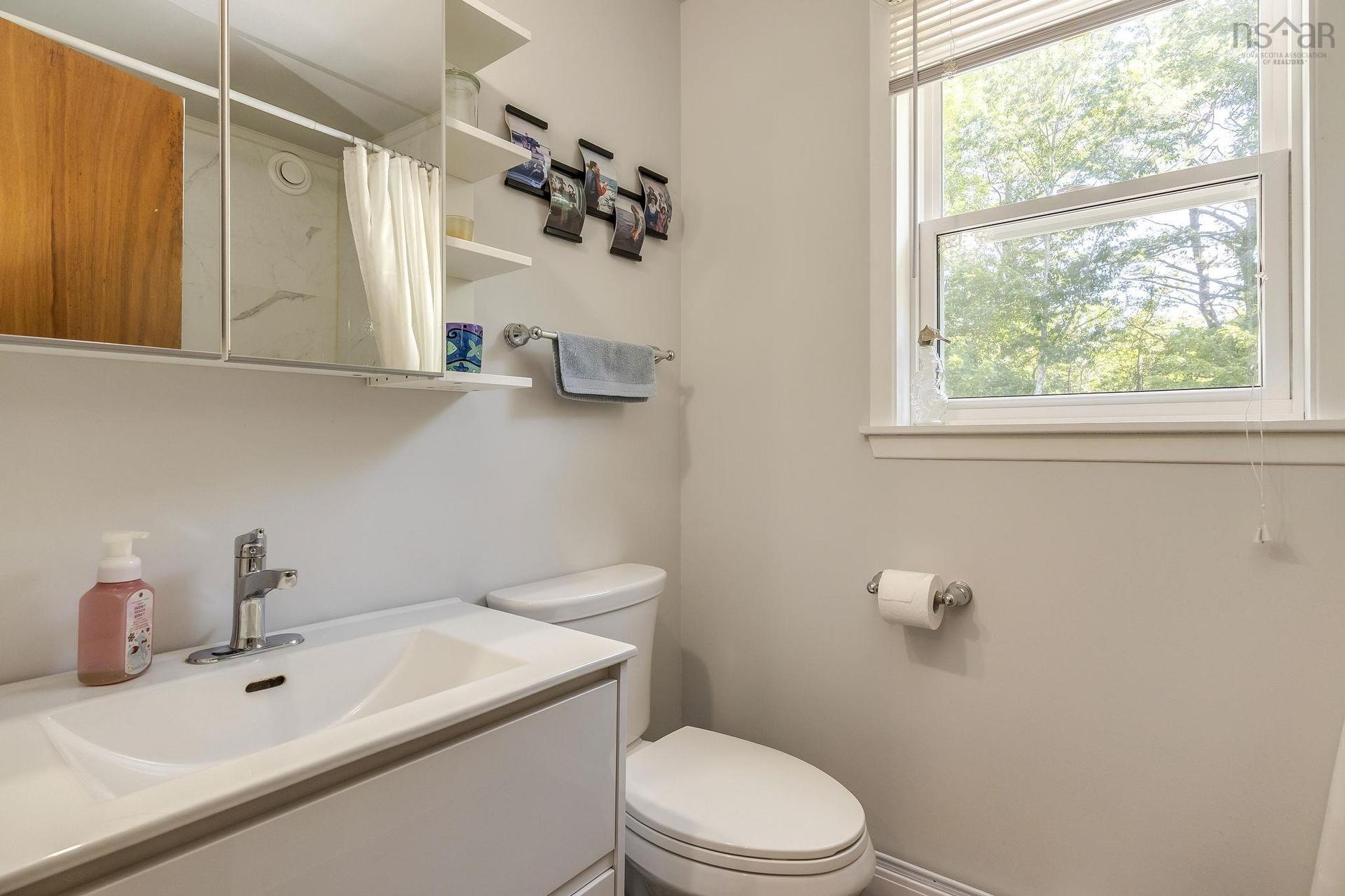 319 Birchcrest Drive, Cambridge, NS - Indoor Photo Showing Bathroom