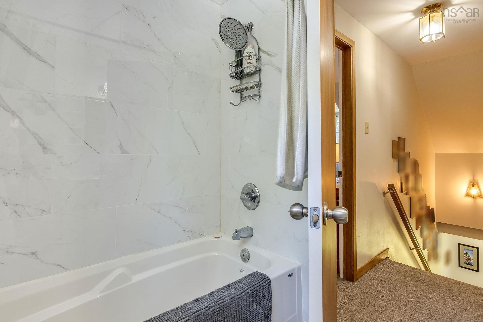 319 Birchcrest Drive, Cambridge, NS - Indoor Photo Showing Bathroom