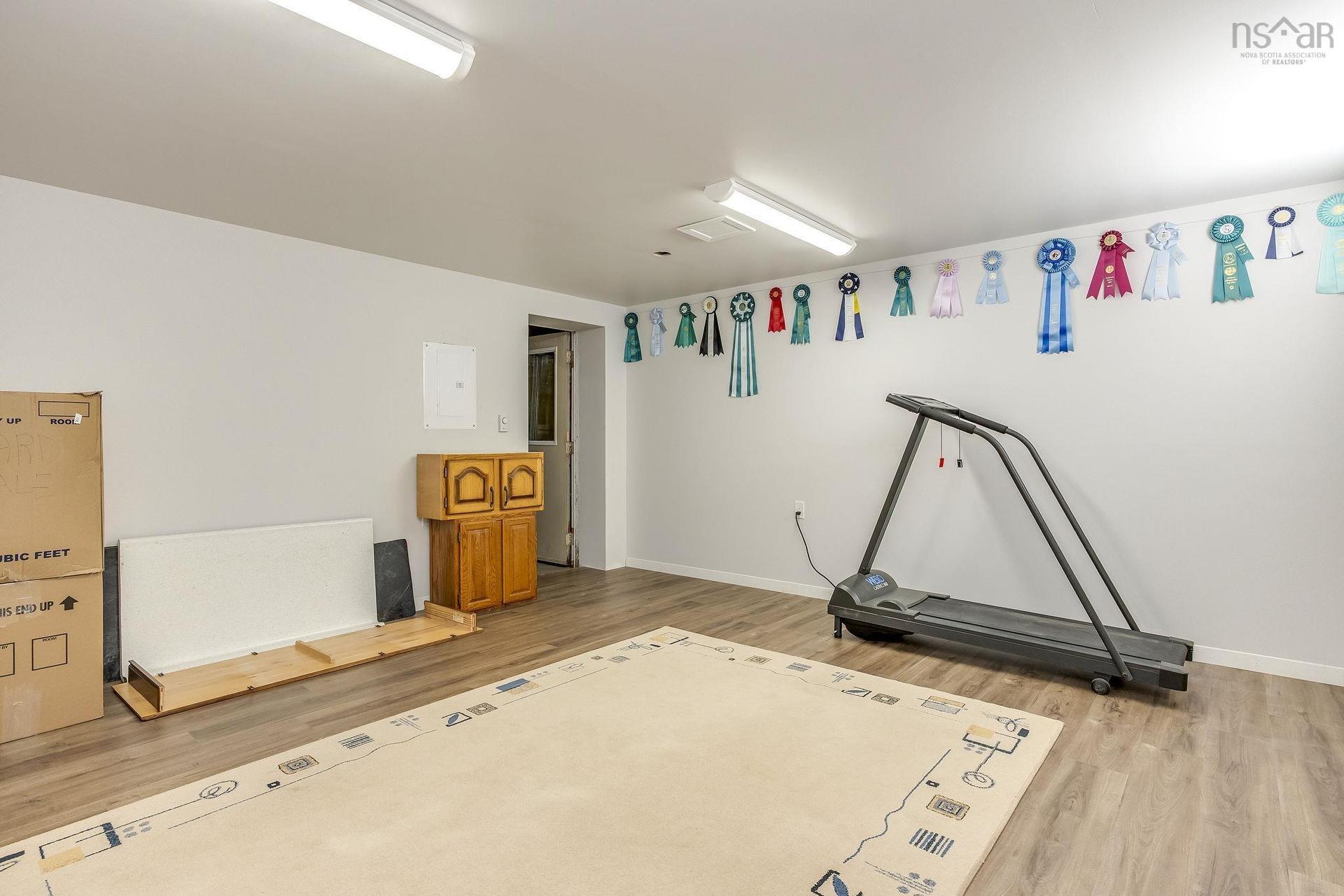 319 Birchcrest Drive, Cambridge, NS - Indoor Photo Showing Gym Room