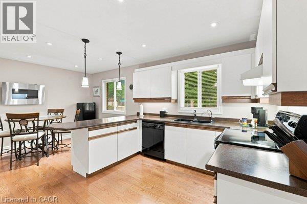 363 Twinflower Crescent, Waterloo, ON - Indoor Photo Showing Kitchen With Double Sink