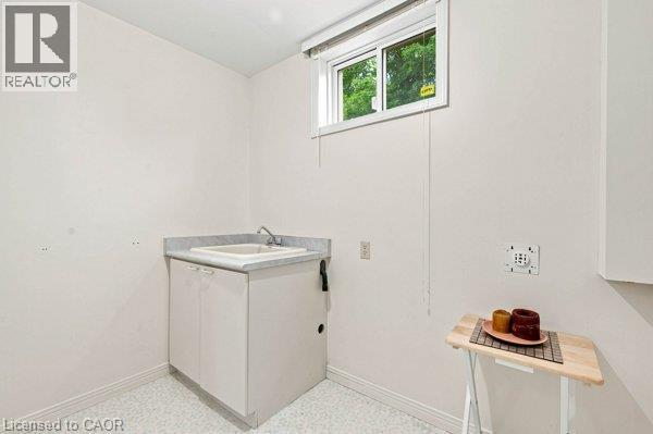 363 Twinflower Crescent, Waterloo, ON - Indoor Photo Showing Laundry Room