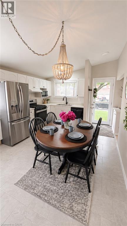 241 Thorner Drive, Hamilton, ON - Indoor Photo Showing Dining Room
