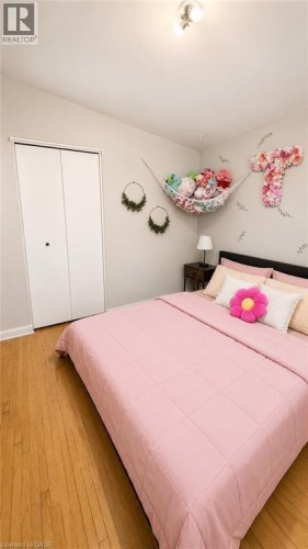 241 Thorner Drive, Hamilton, ON - Indoor Photo Showing Bedroom