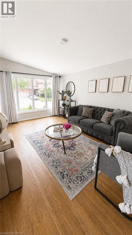 241 Thorner Drive, Hamilton, ON - Indoor Photo Showing Living Room