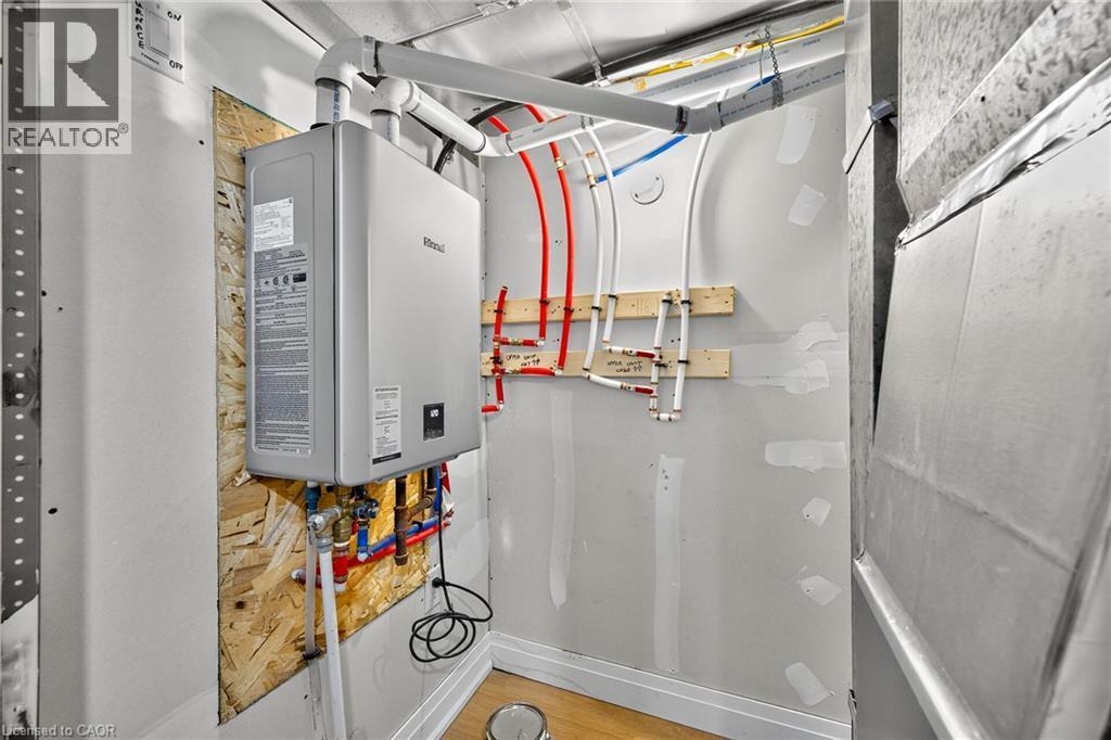 138 Rendell Boulevard, Hamilton, ON - Indoor Photo Showing Basement