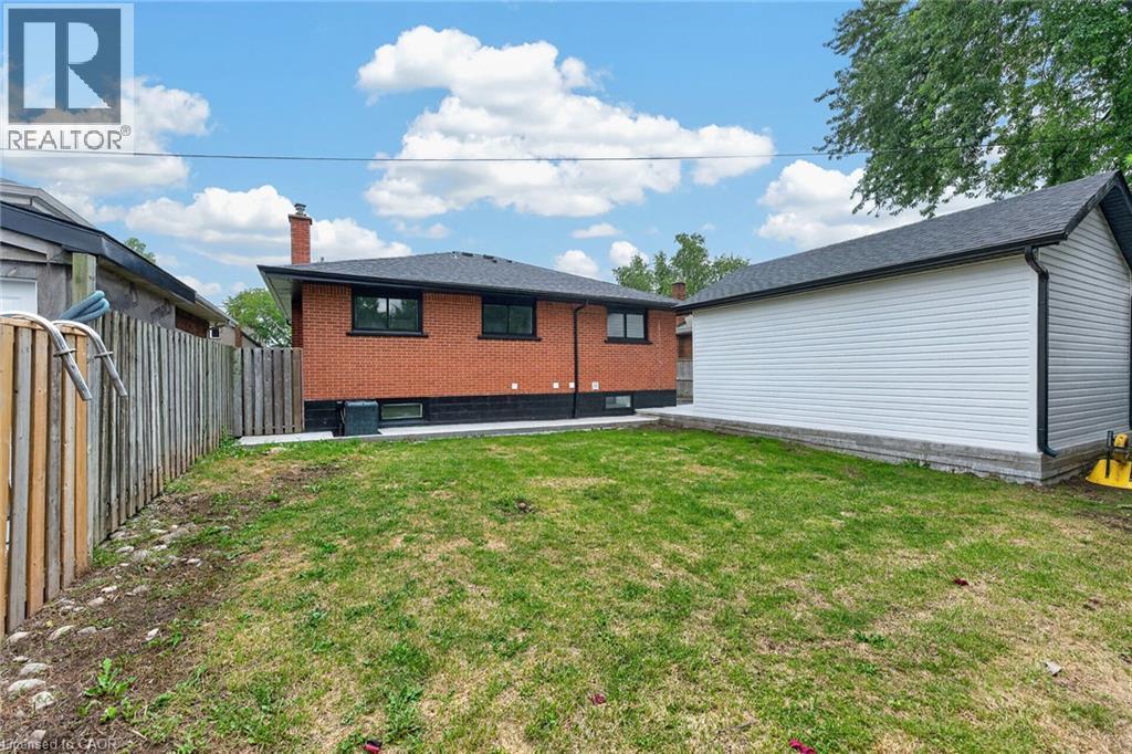 138 Rendell Boulevard, Hamilton, ON - Outdoor With Exterior