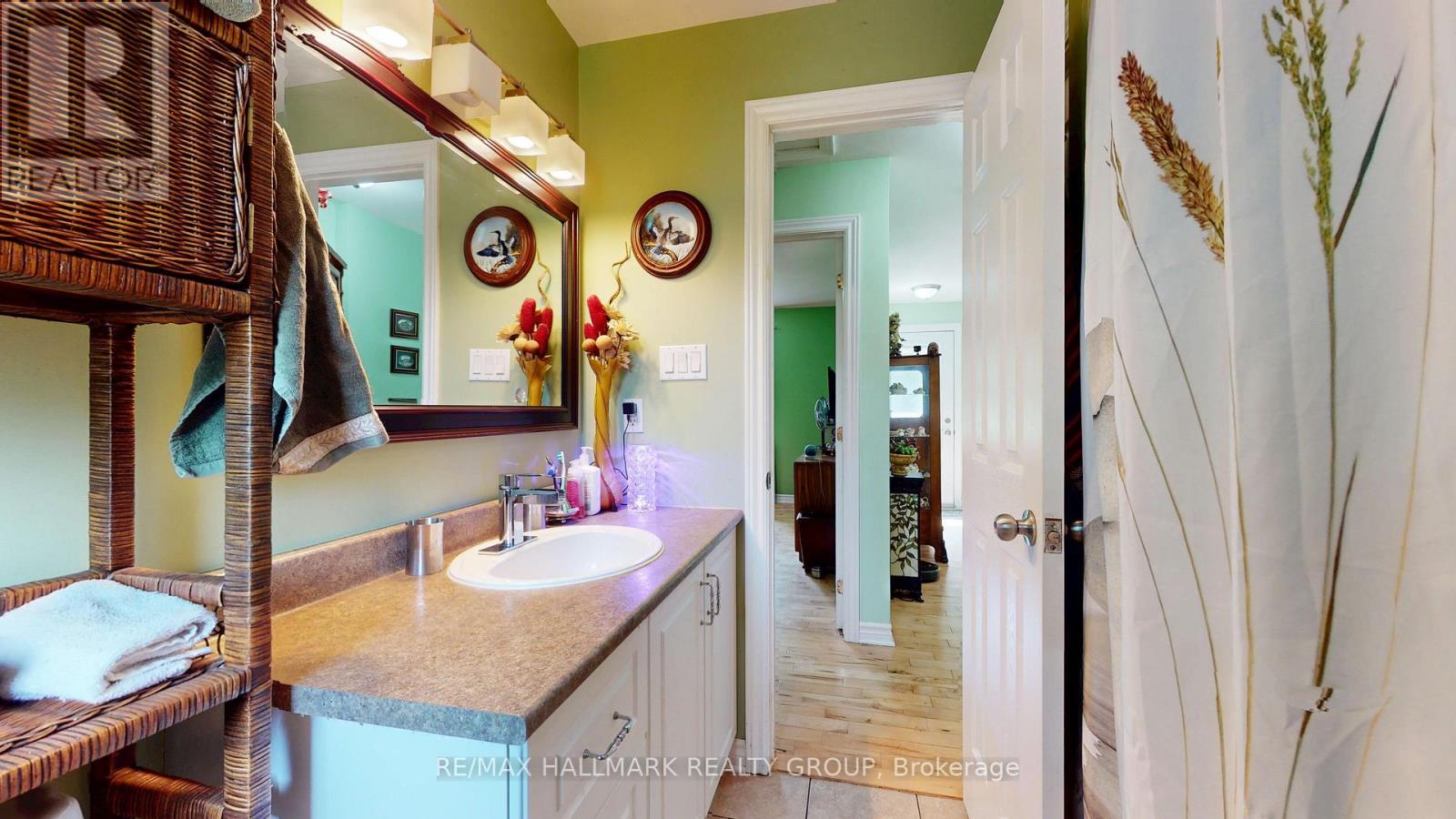 4 King Street, Cornwall, ON - Indoor Photo Showing Bathroom