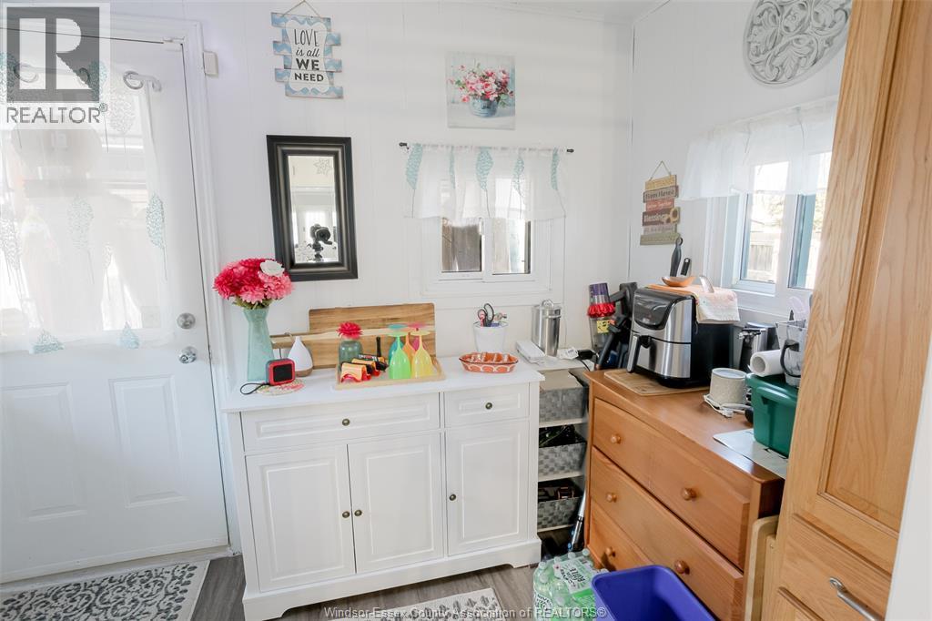 3612 King, Windsor, ON - Indoor