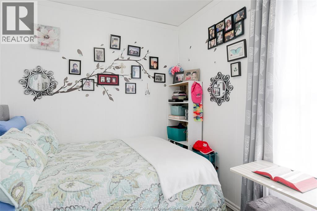 3612 King, Windsor, ON - Indoor Photo Showing Bedroom