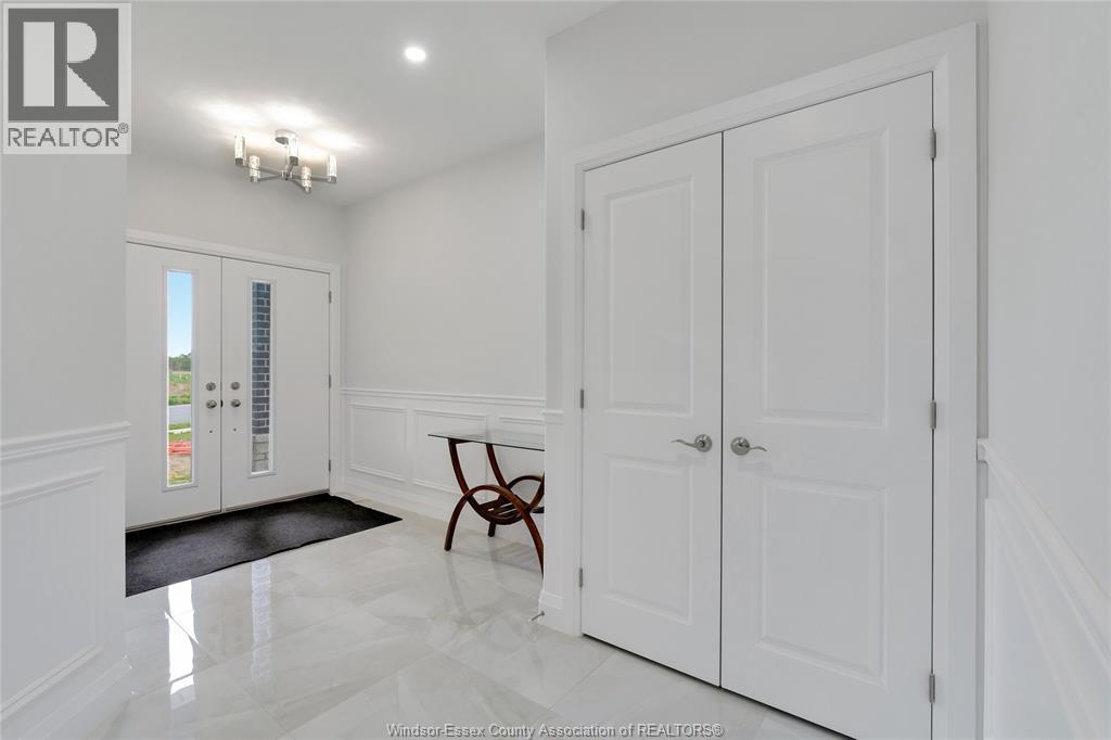 33 Eagle, Leamington, ON - Indoor Photo Showing Other Room