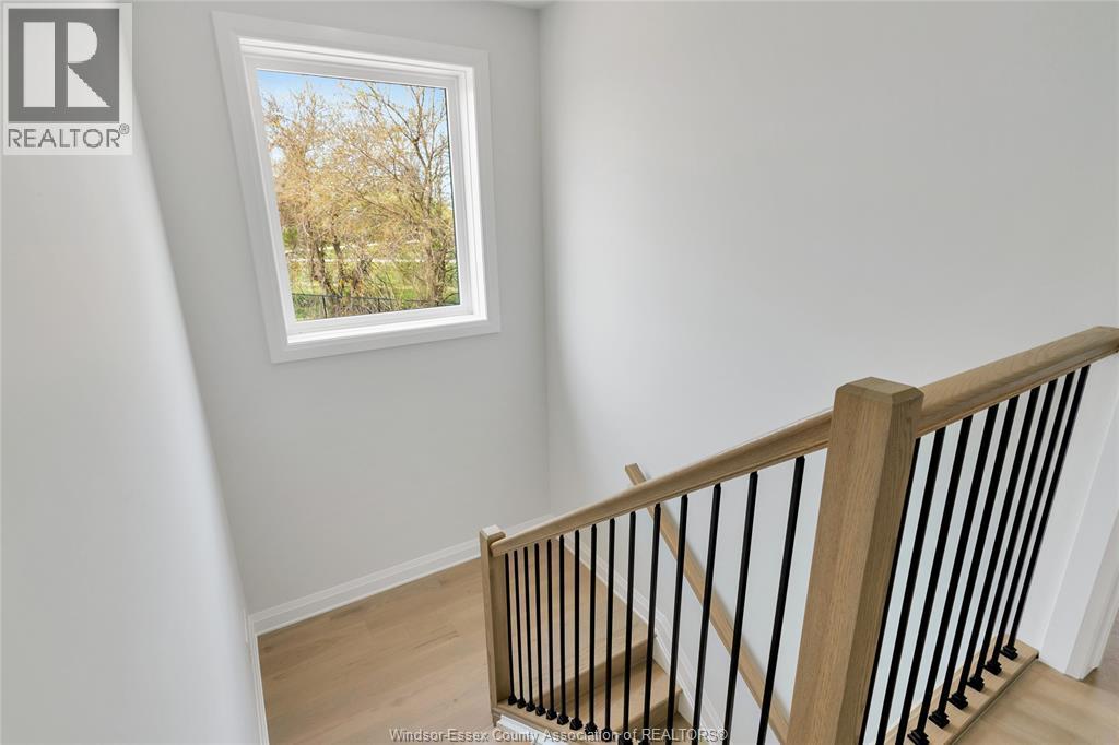33 Eagle, Leamington, ON - Indoor Photo Showing Other Room