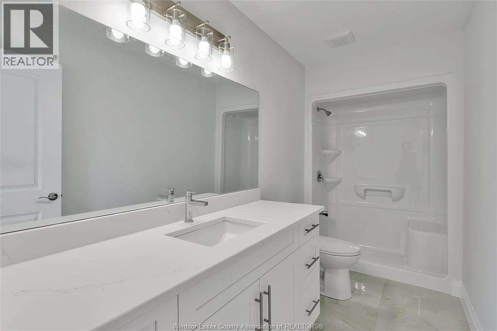 33 Eagle, Leamington, ON - Indoor Photo Showing Bathroom