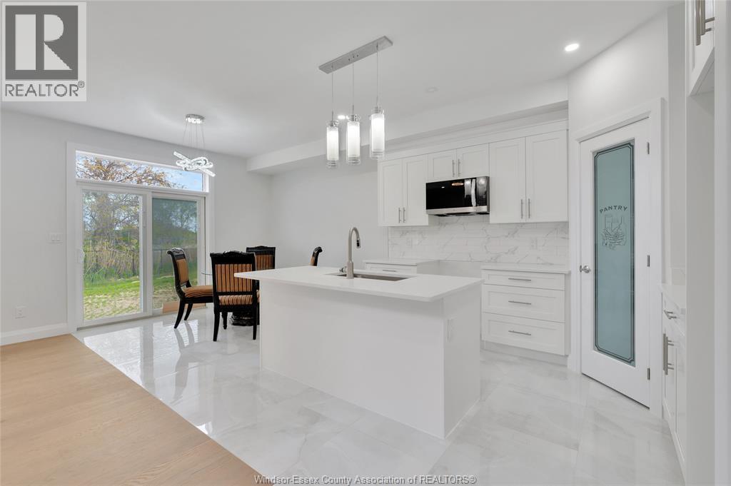 33 Eagle, Leamington, ON - Indoor Photo Showing Other Room