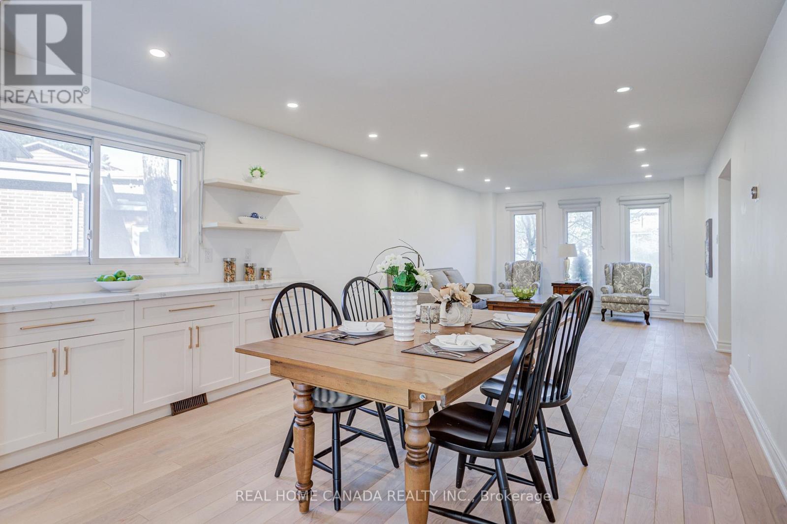 20 Saddletree Drive, Toronto, ON - Indoor Photo Showing Dining Room
