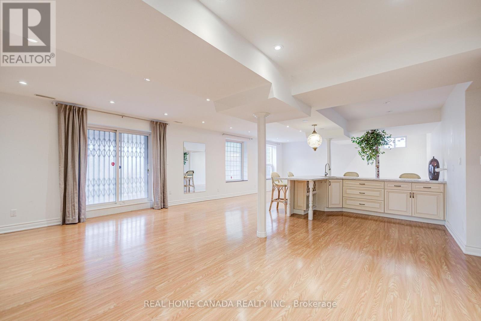 20 Saddletree Drive, Toronto, ON - Indoor Photo Showing Other Room