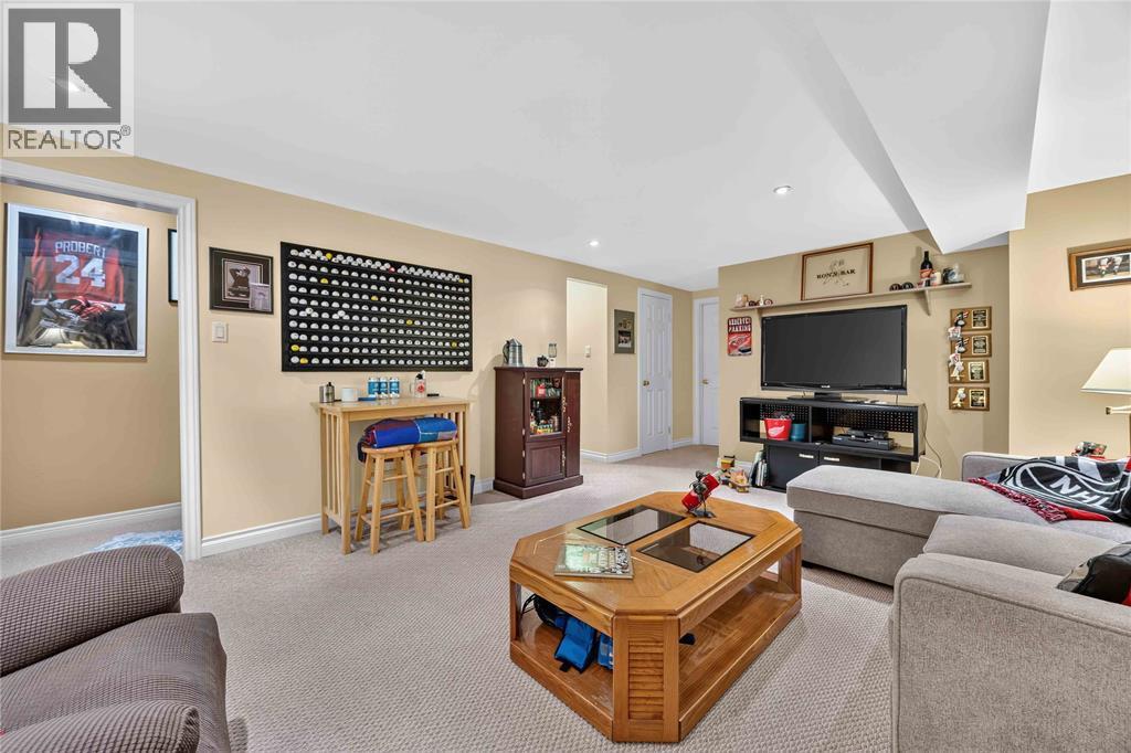200 St. Clair Boulevard Unit# 2, St Clair, ON - Indoor Photo Showing Living Room