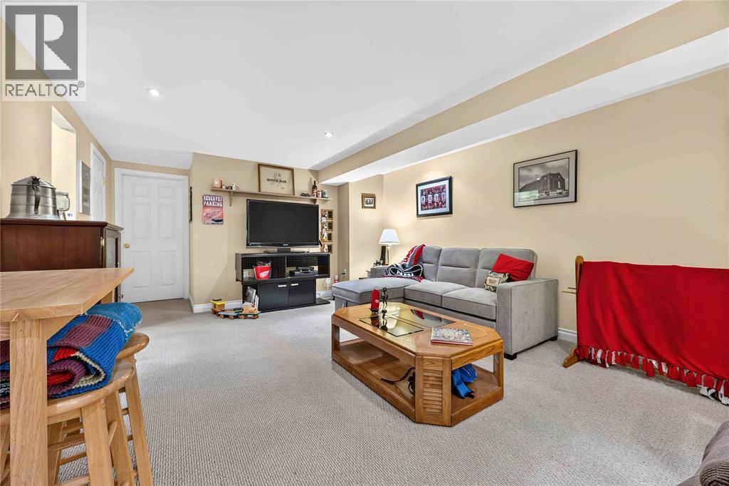 200 St. Clair Boulevard Unit# 2, St Clair, ON - Indoor Photo Showing Living Room