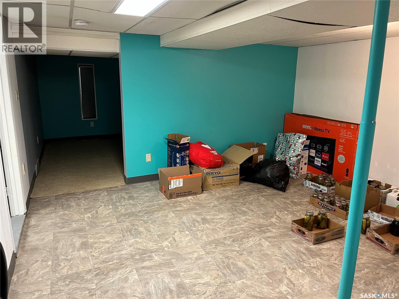 9 2Nd Street E, Willow Bunch, SK - Indoor