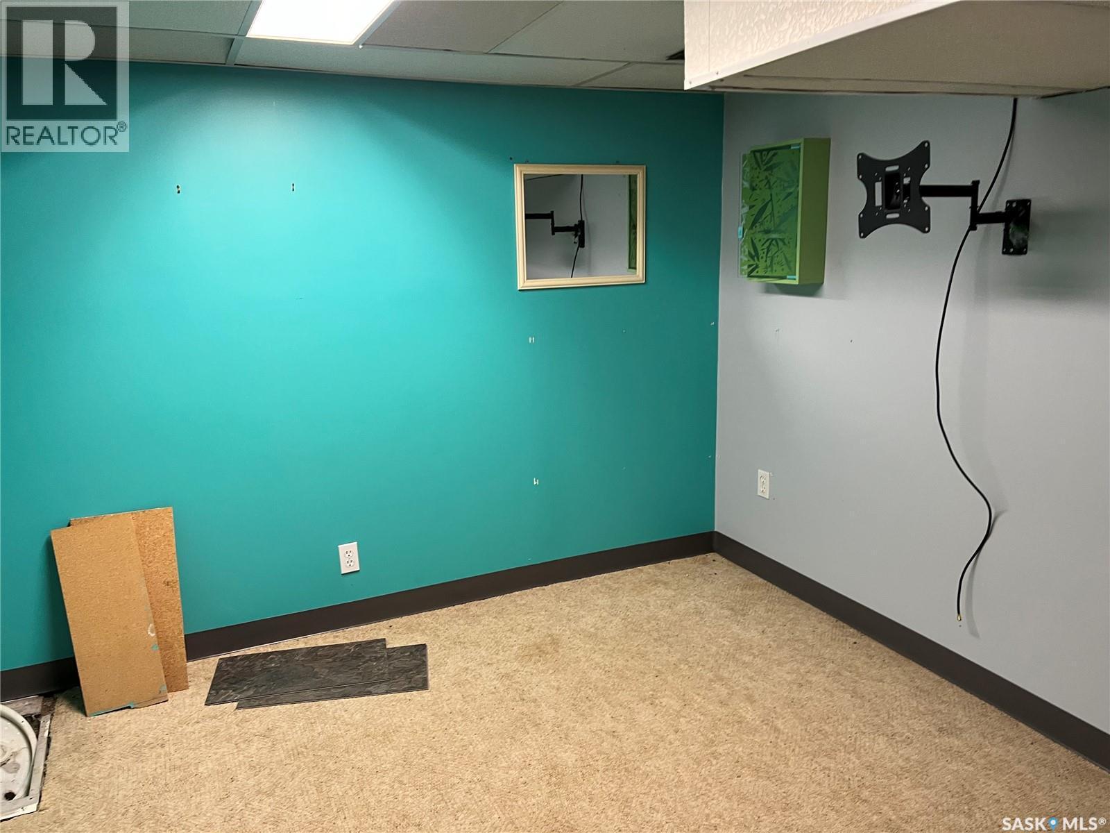 9 2Nd Street E, Willow Bunch, SK - Indoor Photo Showing Other Room