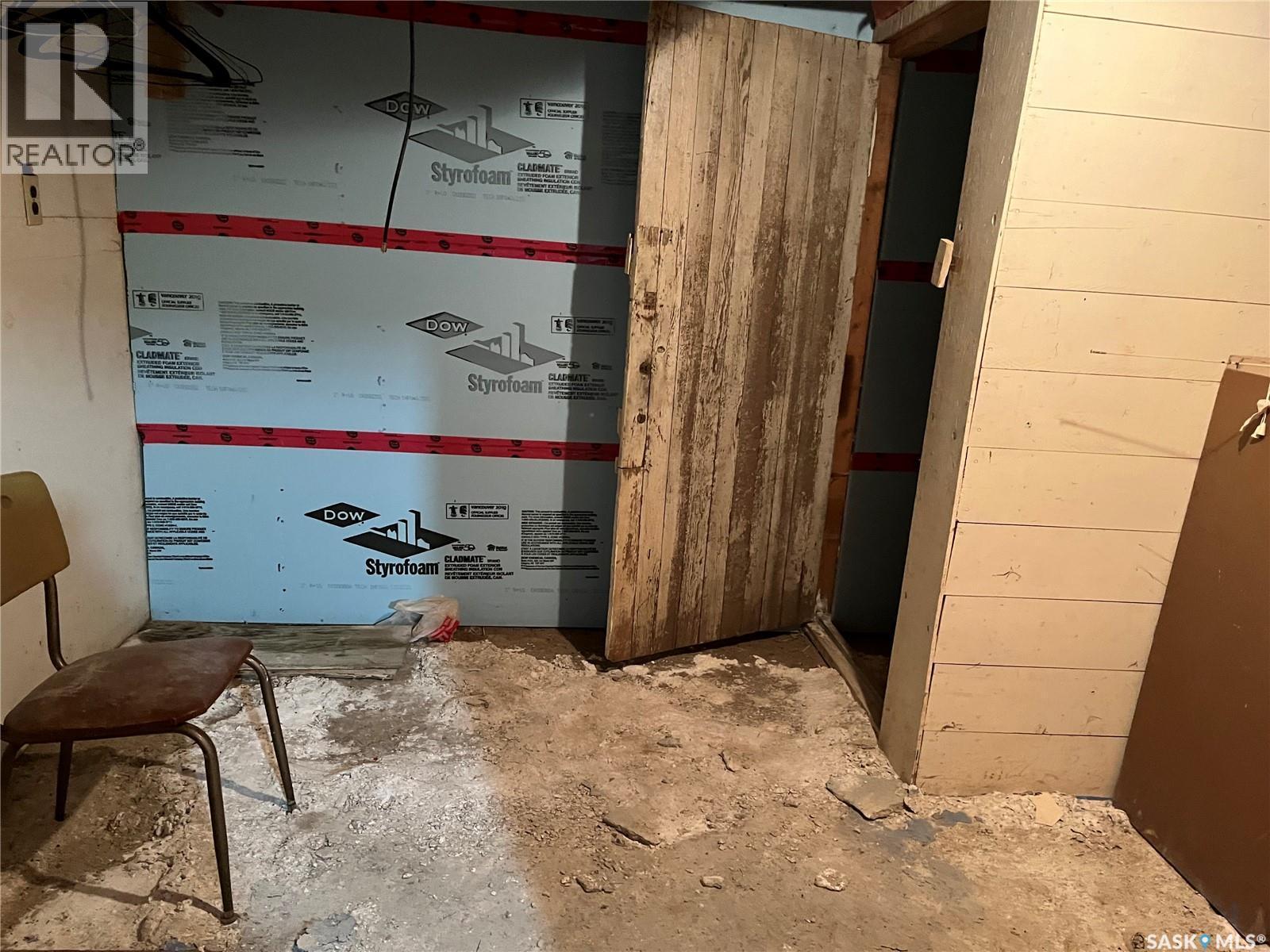 9 2Nd Street E, Willow Bunch, SK - Indoor Photo Showing Other Room