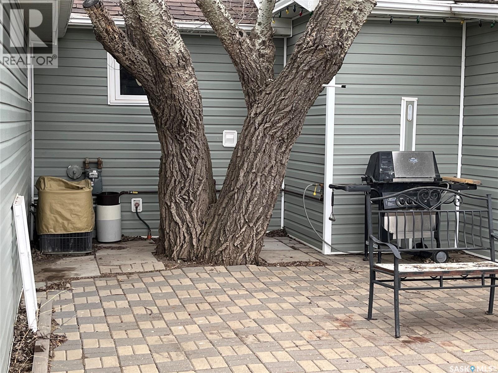9 2Nd Street E, Willow Bunch, SK - Outdoor With Deck Patio Veranda With Exterior