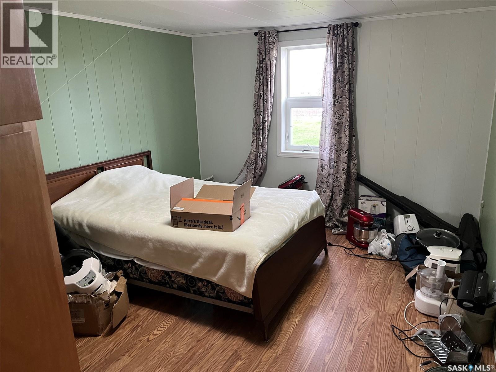 9 2Nd Street E, Willow Bunch, SK - Indoor Photo Showing Bedroom