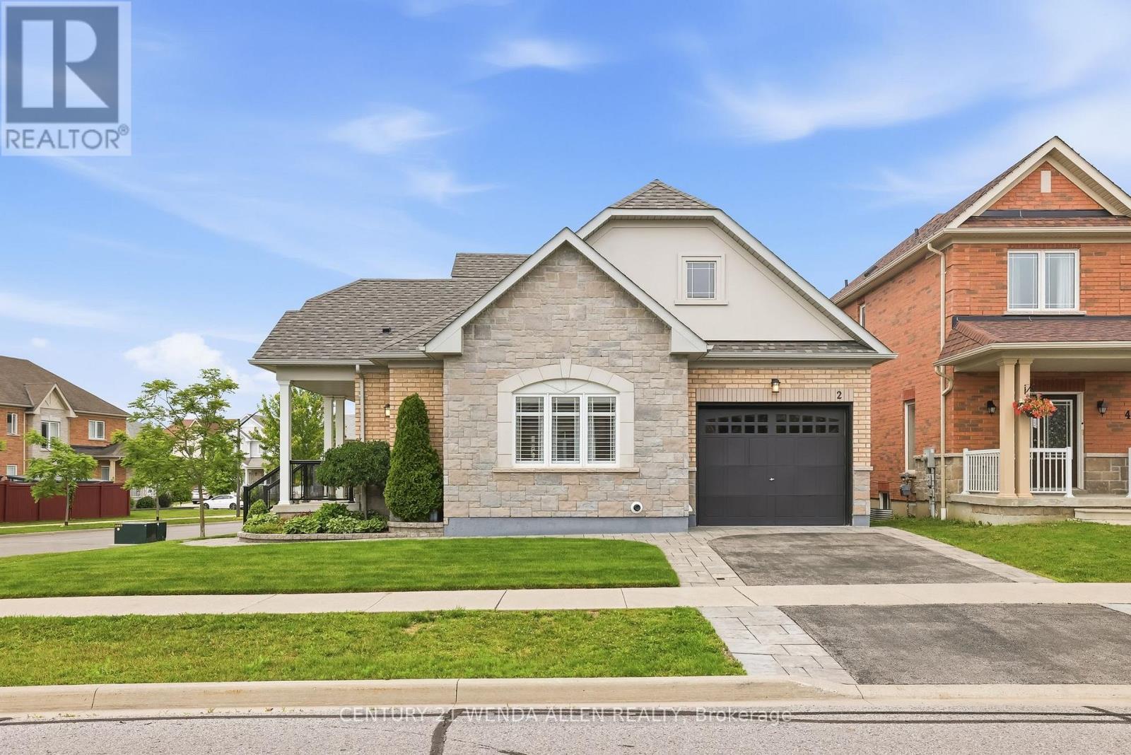 2 Rushlands Crescent, Whitby, ON - Outdoor With Deck Patio Veranda With Facade