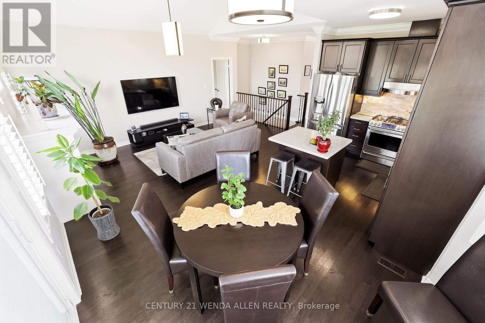 2 Rushlands Crescent, Whitby, ON - Indoor Photo Showing Dining Room