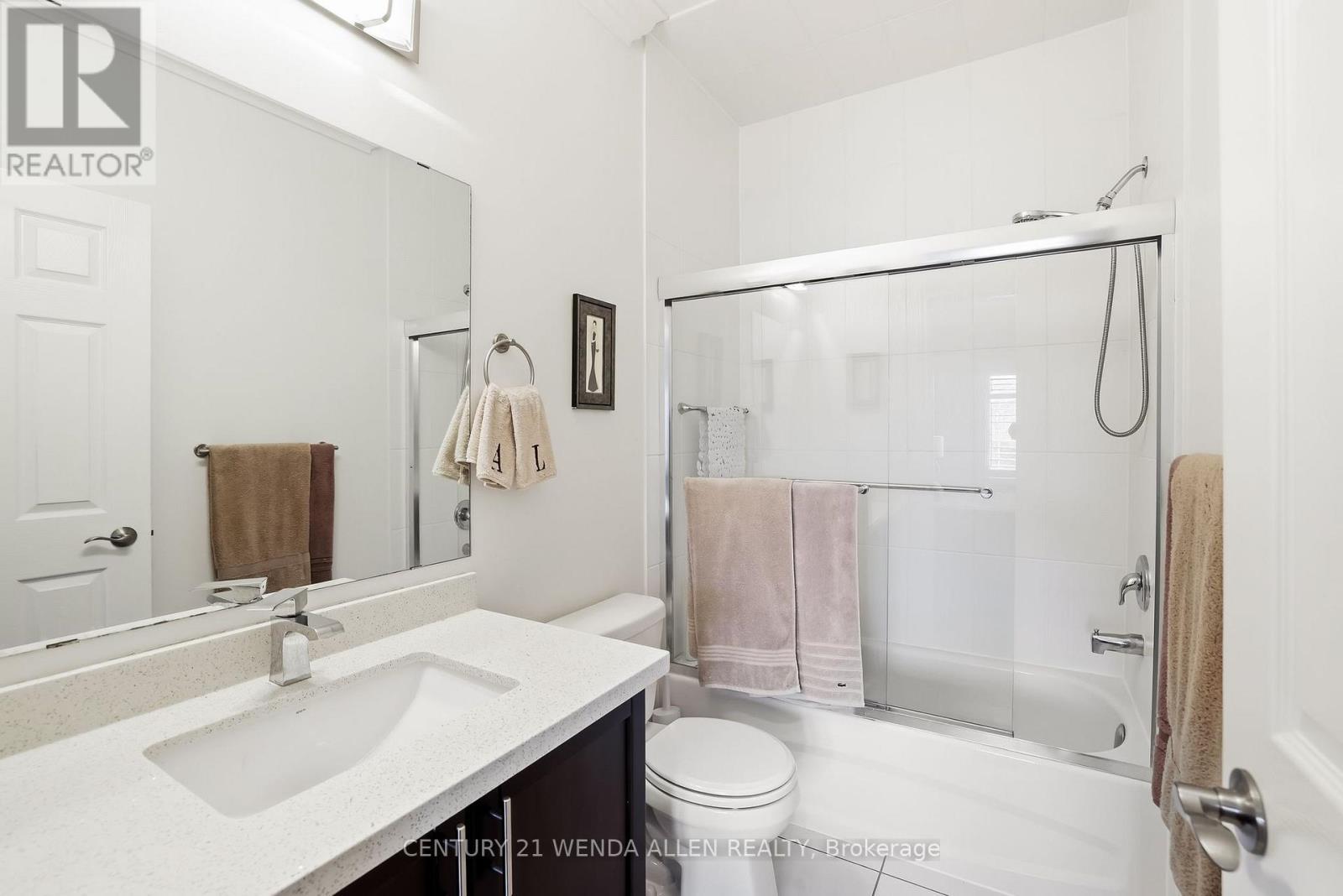2 Rushlands Crescent, Whitby, ON - Indoor Photo Showing Bathroom