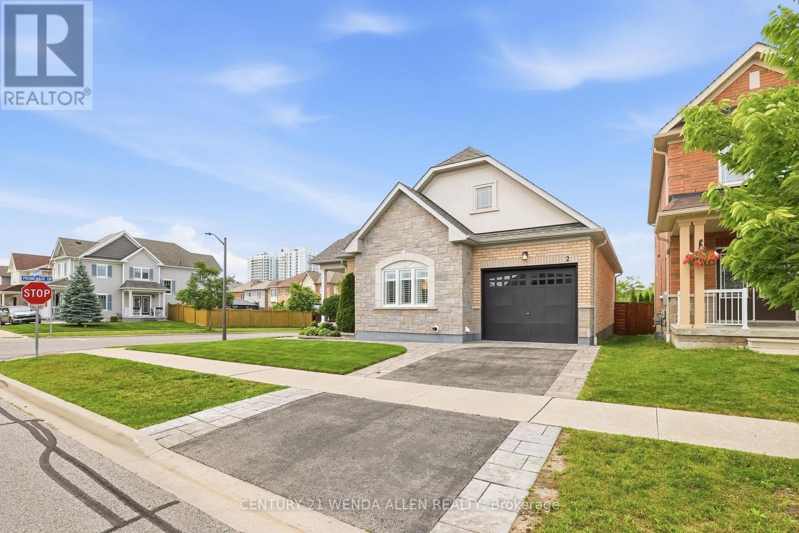 2 Rushlands Crescent, Whitby, ON - Outdoor With Facade