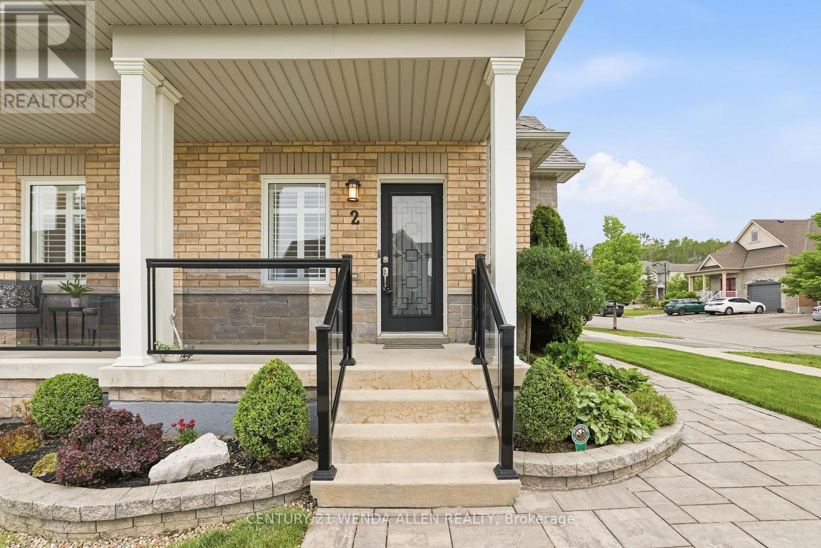 2 Rushlands Crescent, Whitby, ON - Outdoor With Deck Patio Veranda