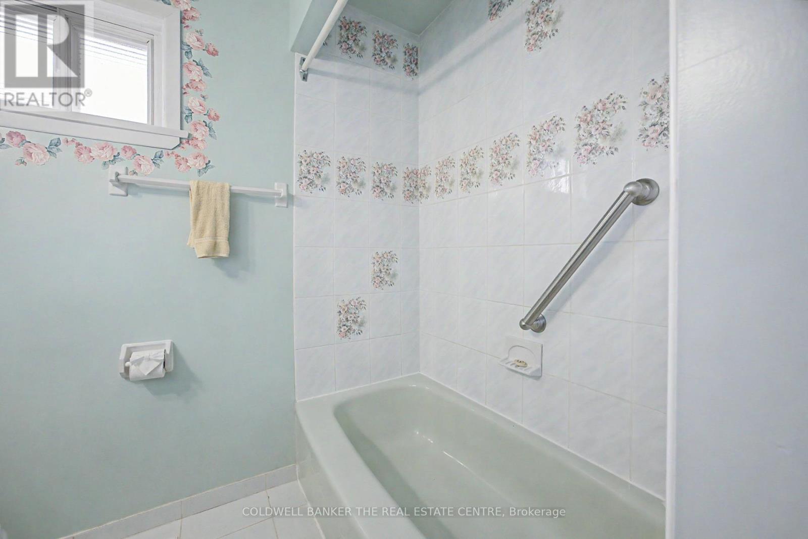 33 Danish Crescent, Toronto, ON - Indoor Photo Showing Bathroom