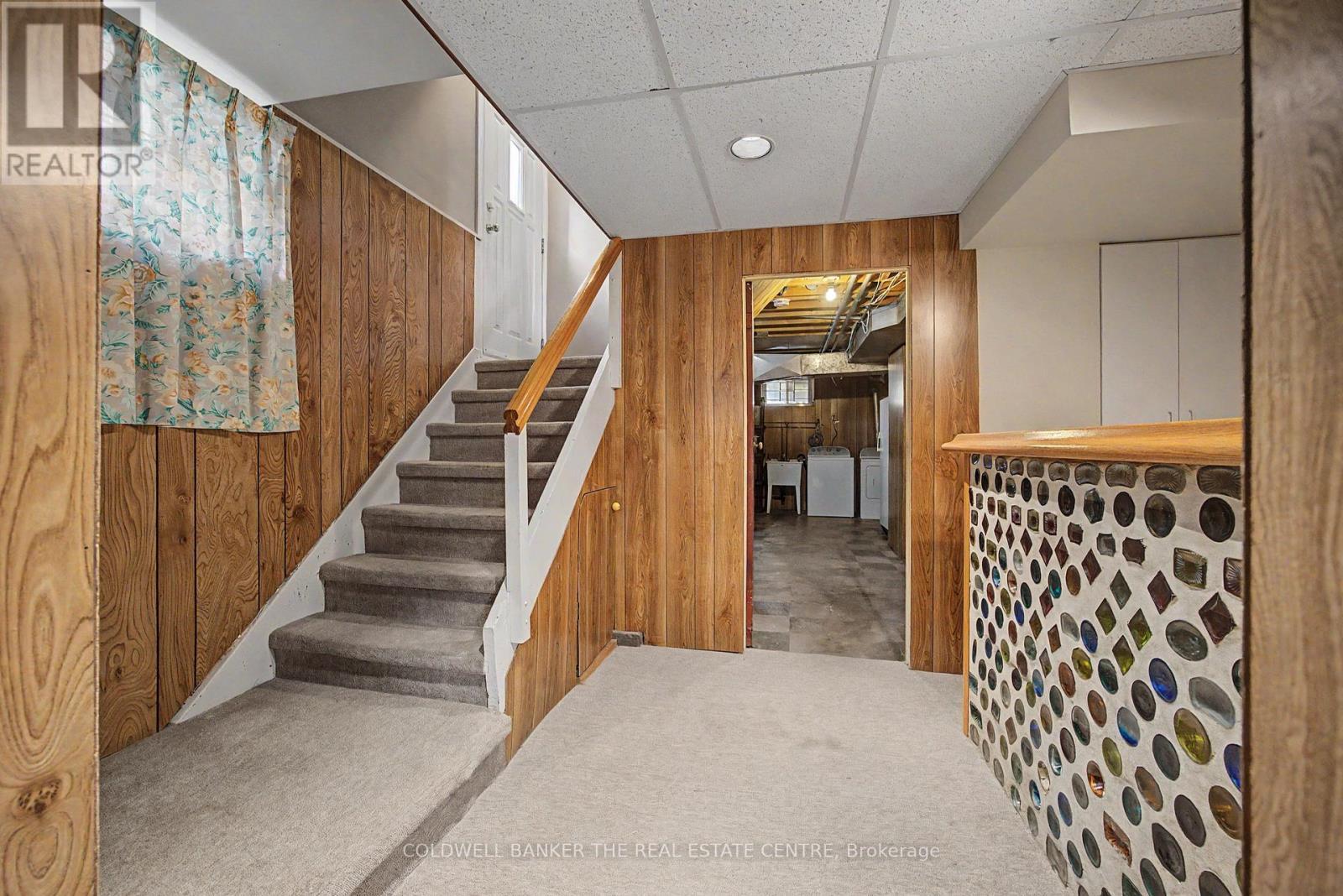 33 Danish Crescent, Toronto, ON - Indoor Photo Showing Other Room