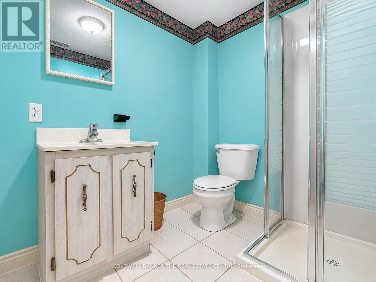 33 Danish Crescent, Toronto, ON - Indoor Photo Showing Bathroom