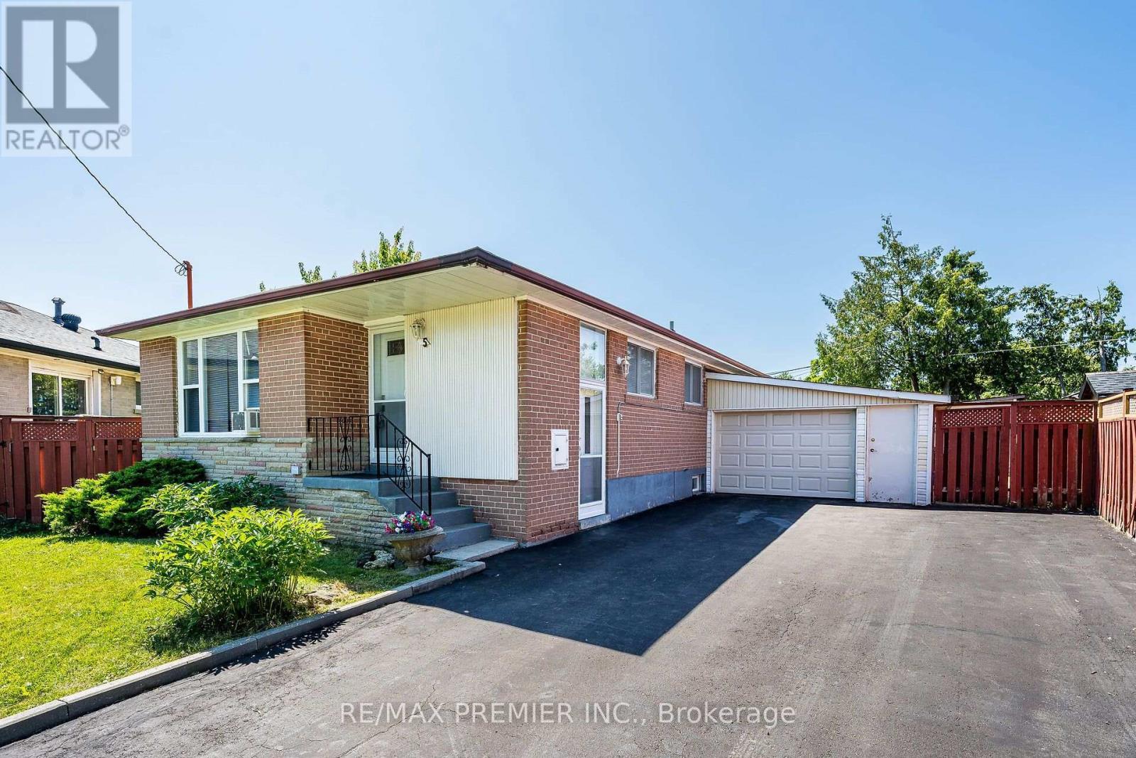 5 Valois Court, Toronto, ON