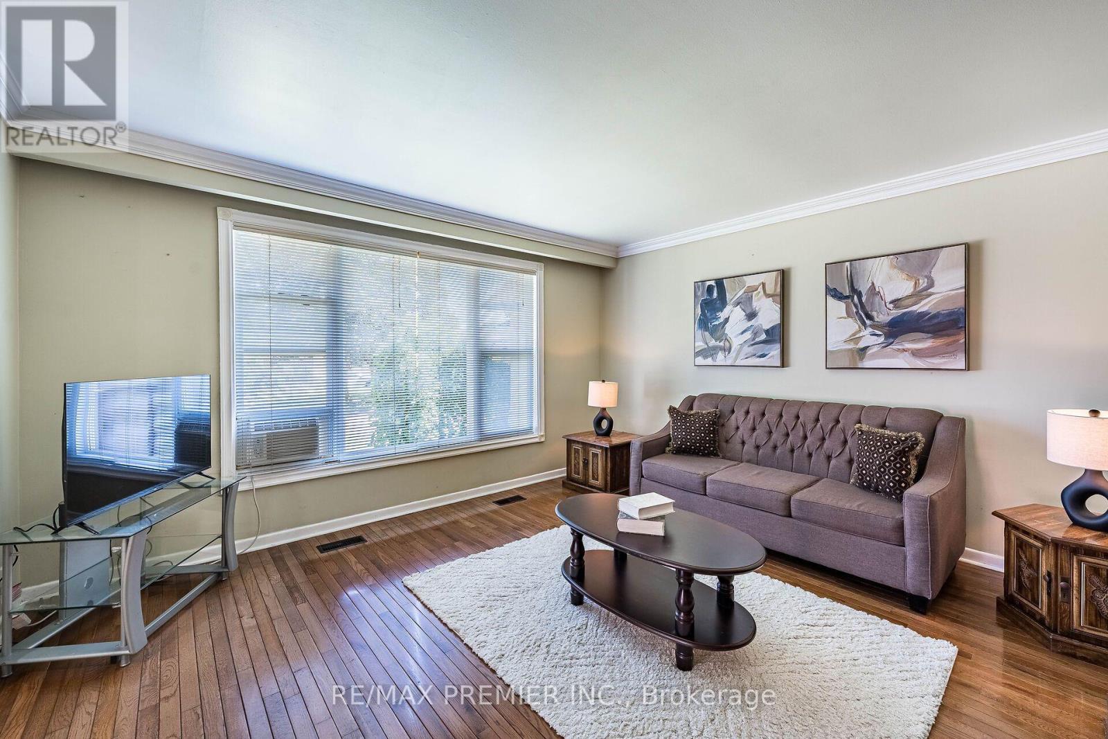5 Valois Court, Toronto, ON