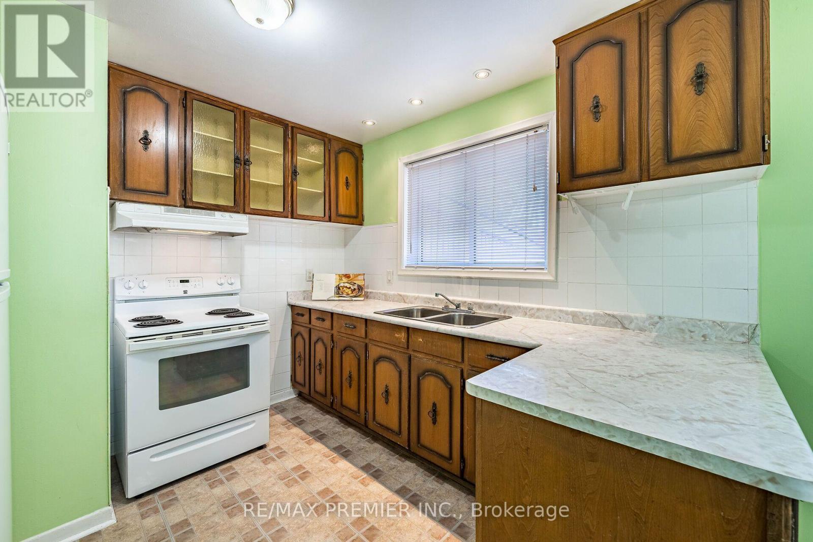 5 Valois Court, Toronto, ON