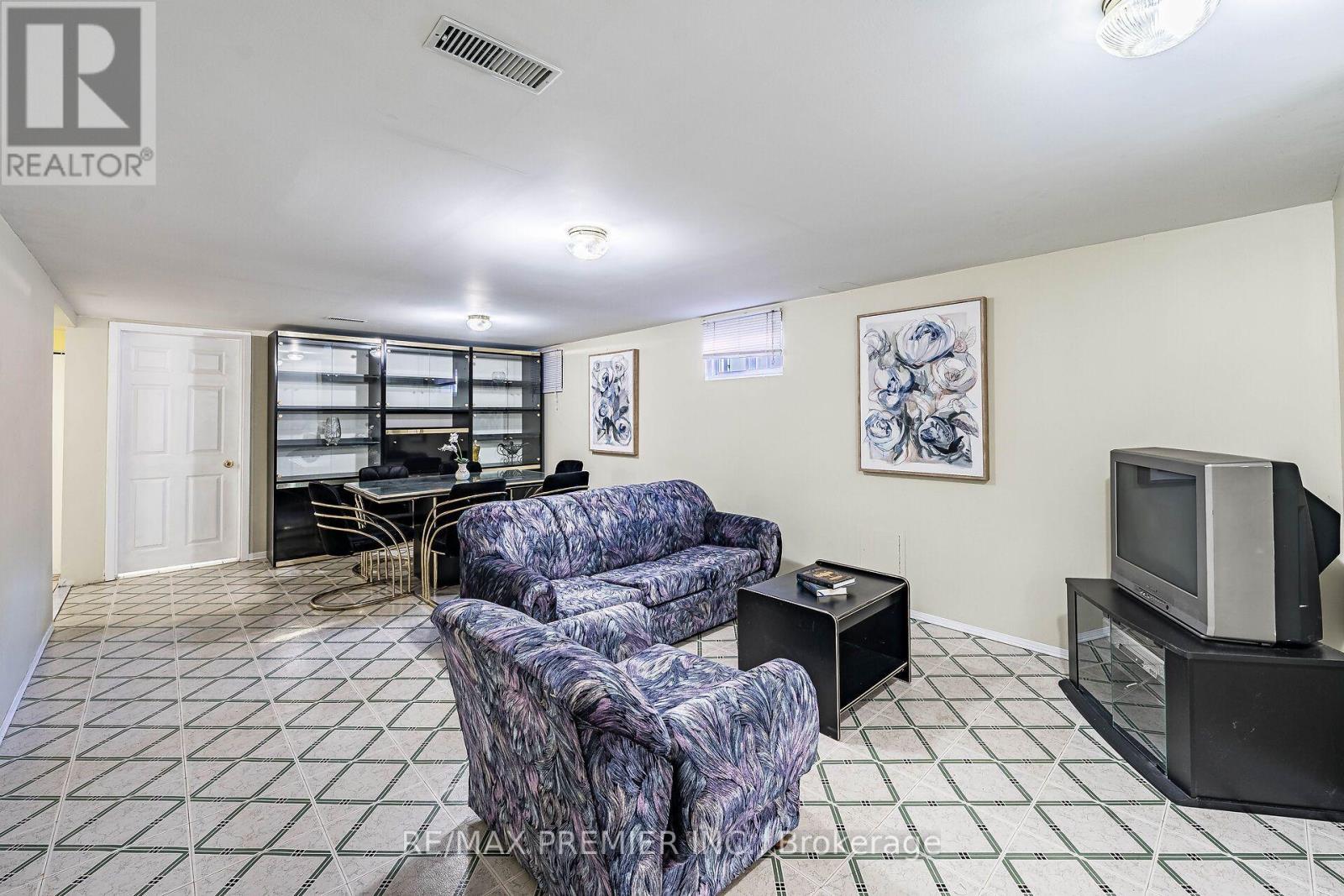 5 Valois Court, Toronto, ON