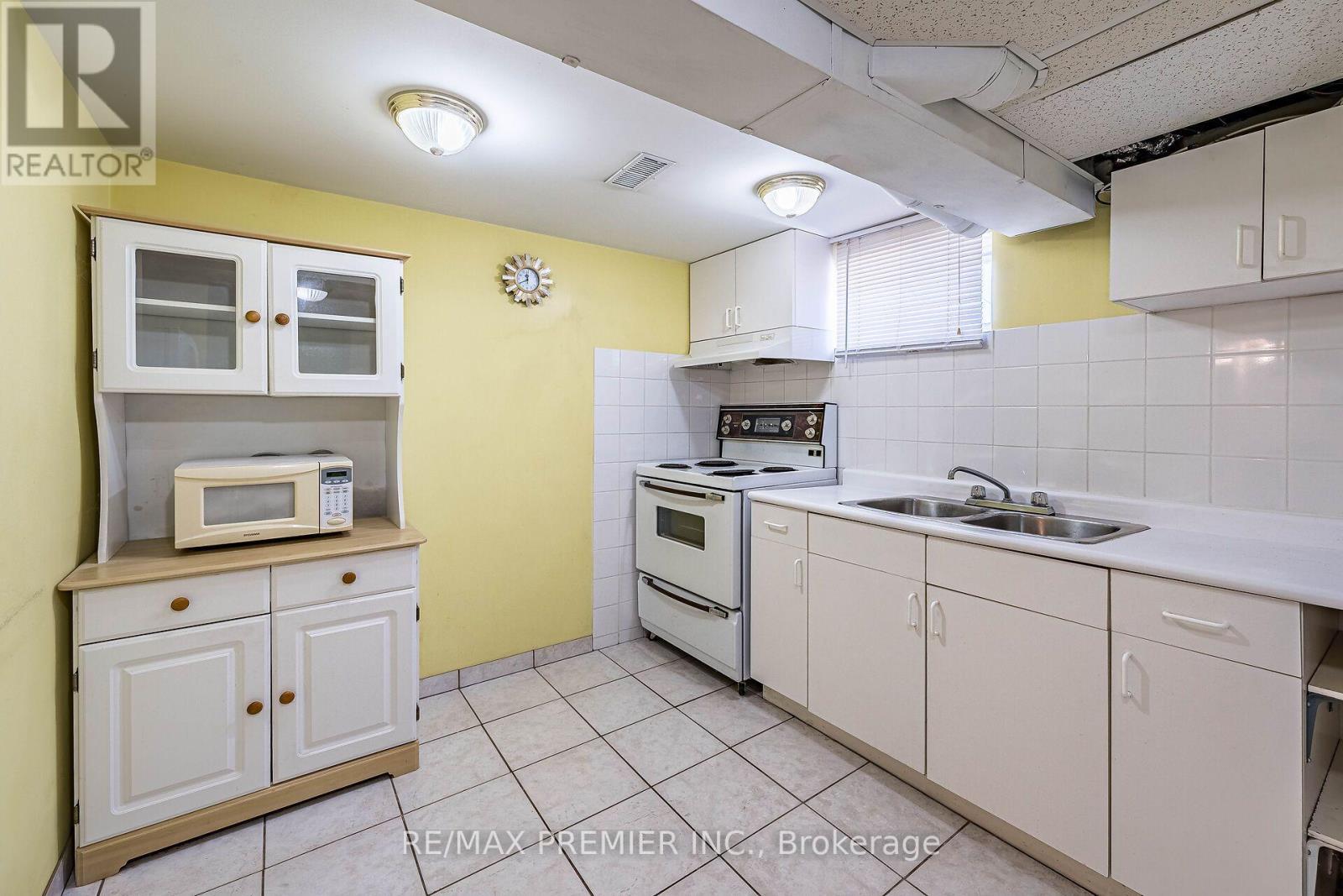 5 Valois Court, Toronto, ON