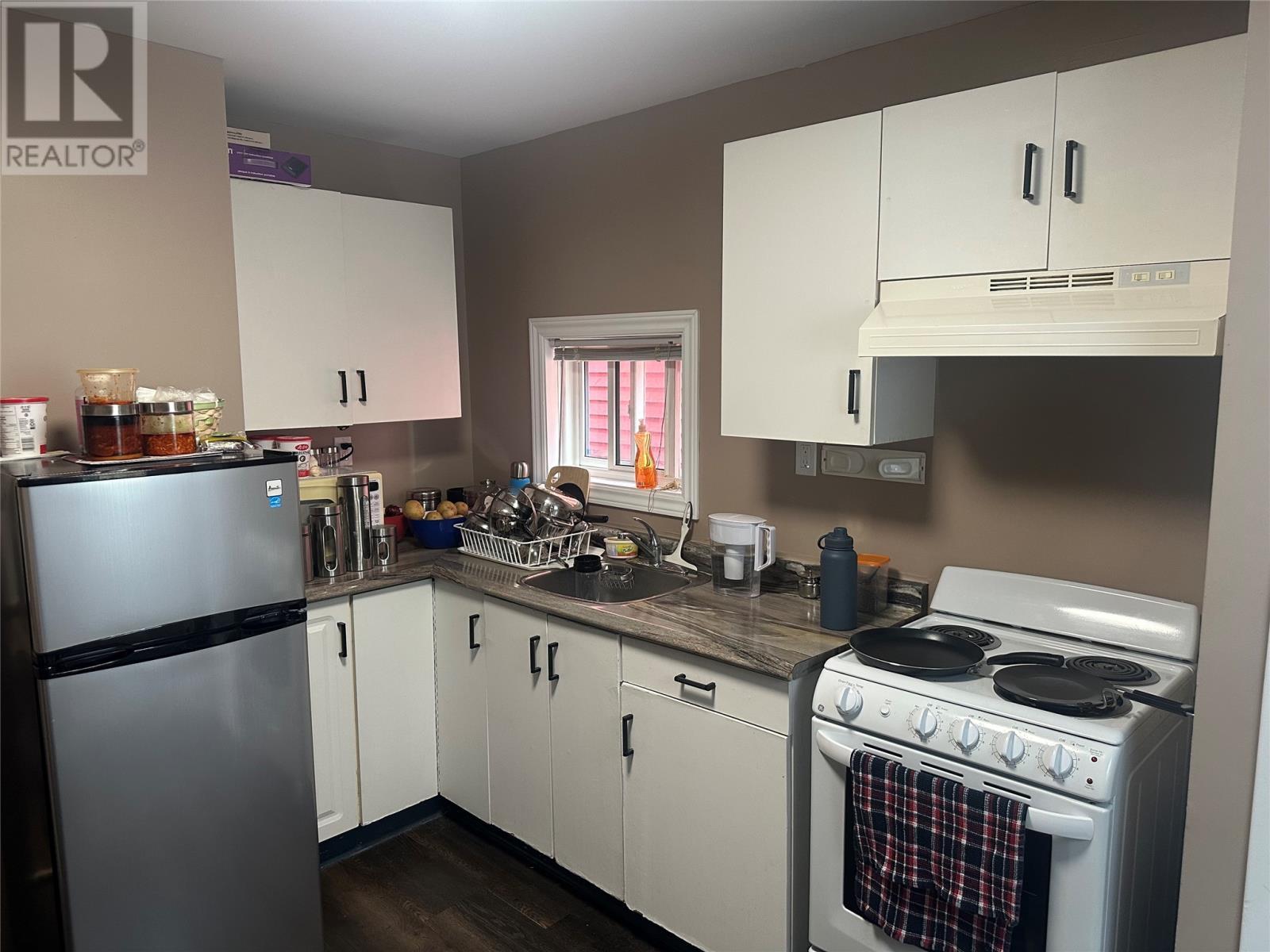 12 Blatch Avenue, St. John'S, NL - Indoor Photo Showing Kitchen