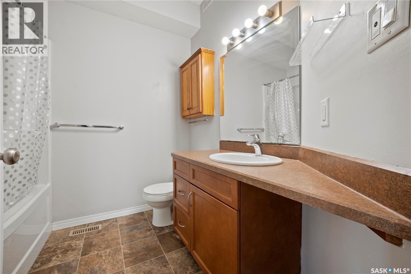 4573 Padwick Road, Regina, SK - Indoor Photo Showing Bathroom