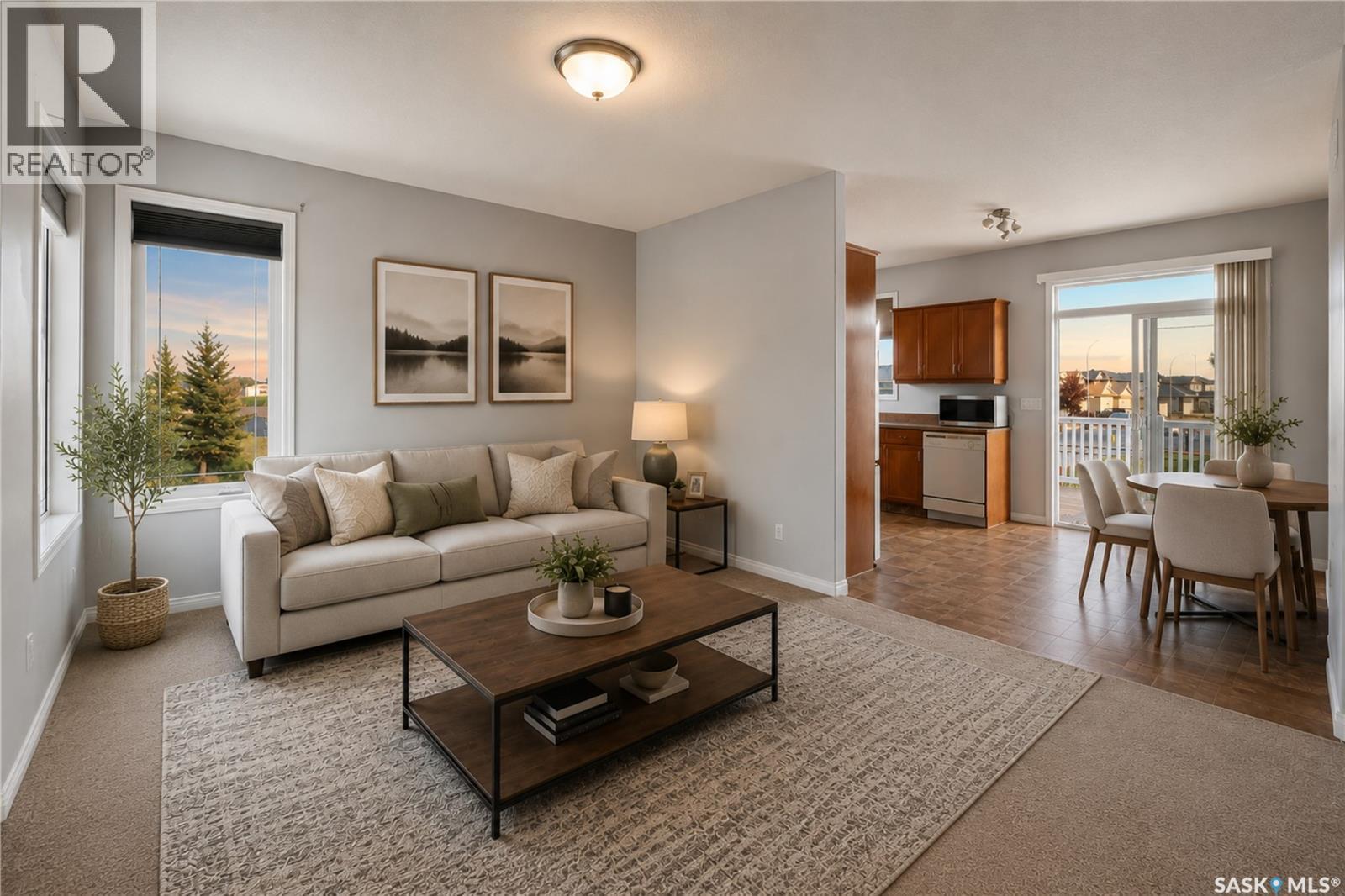 4573 Padwick Road, Regina, SK - Indoor Photo Showing Living Room