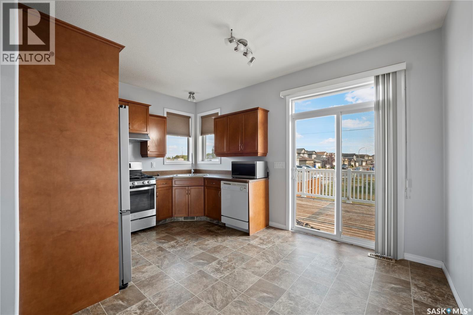 4573 Padwick Road, Regina, SK - Indoor Photo Showing Kitchen