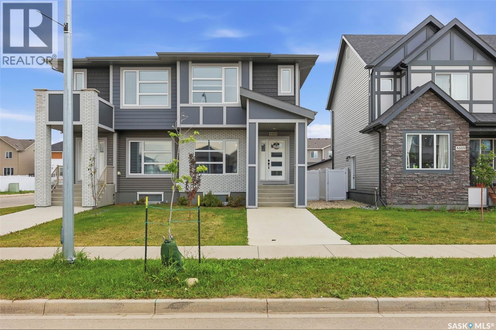 605 Feheregyhazi Boulevard, Saskatoon, SK - Outdoor With Facade