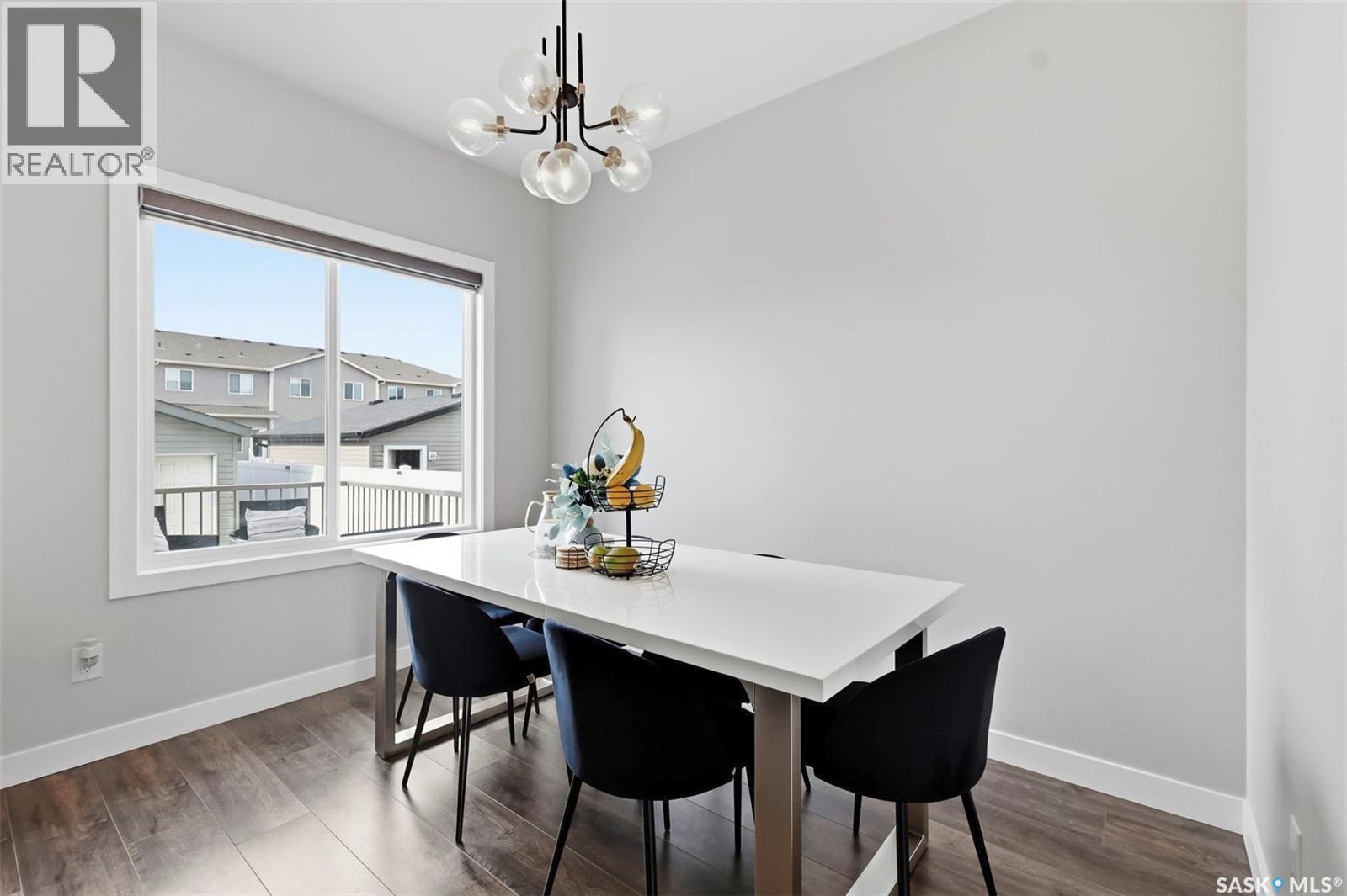 605 Feheregyhazi Boulevard, Saskatoon, SK - Indoor Photo Showing Dining Room